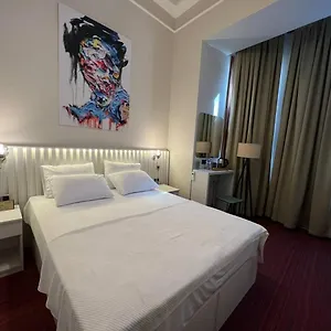 Hotel Rafinn