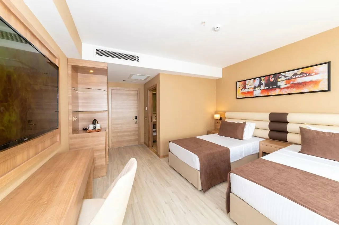 38 Hotel Istanbul 4*,