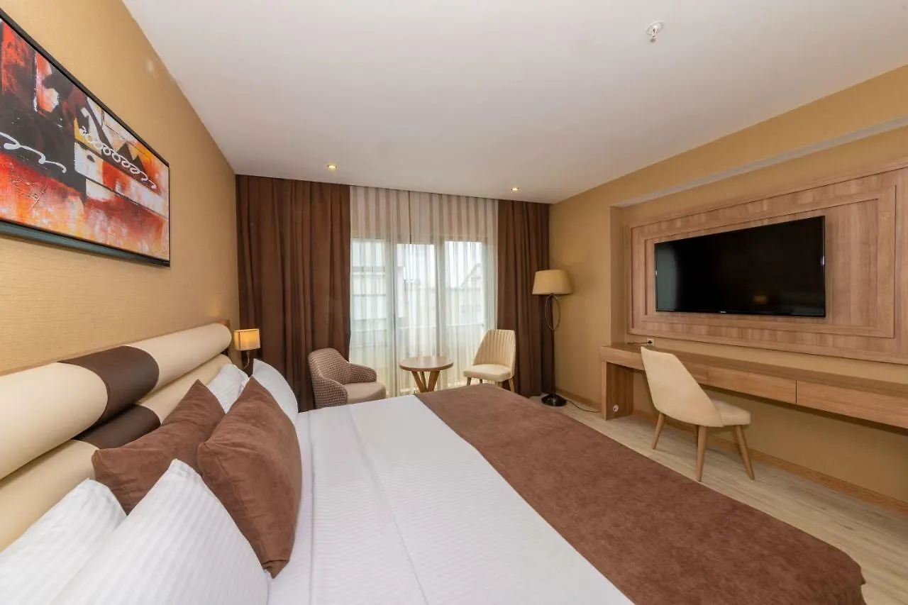 38 Hotel Istanbul 4*,
